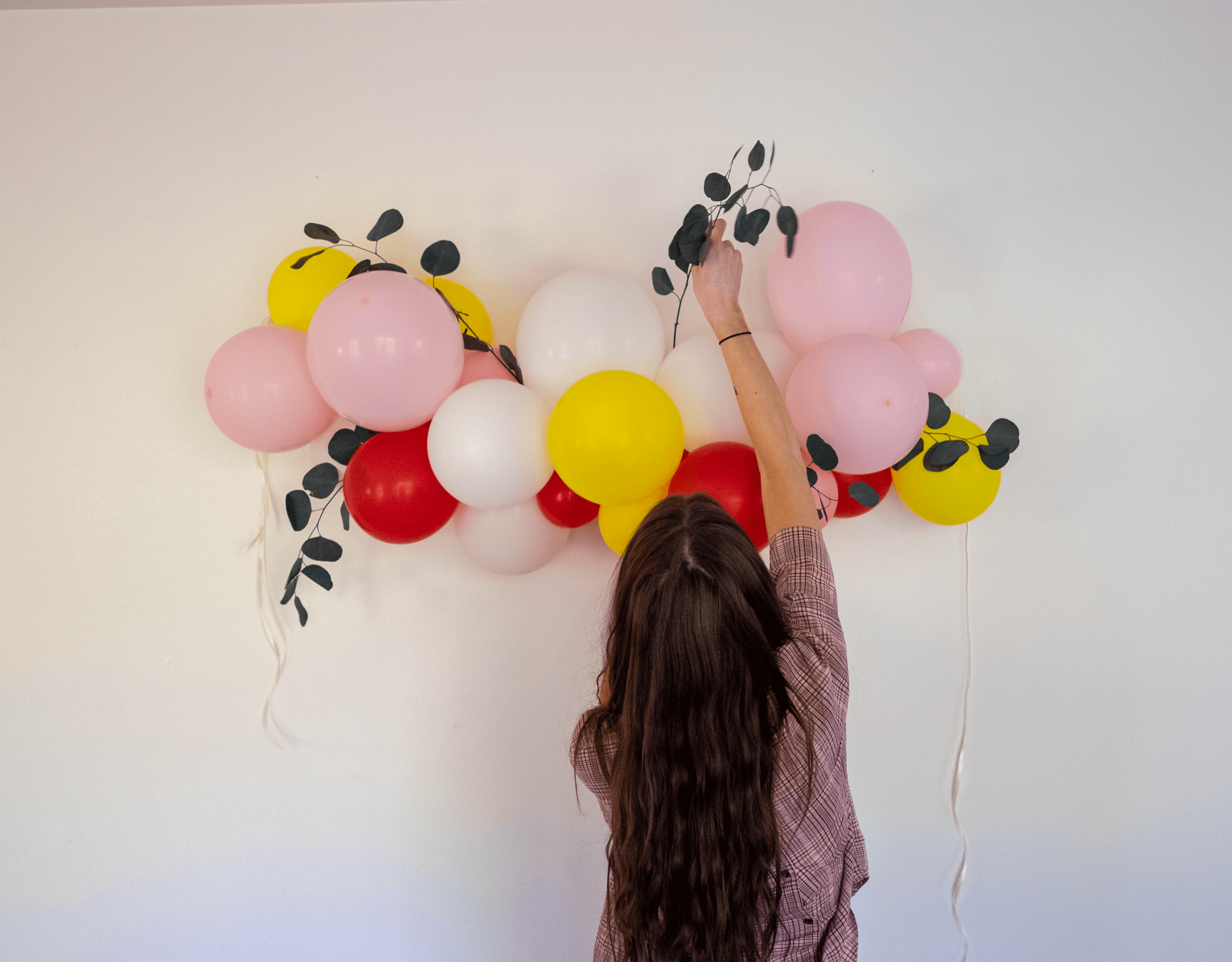 How to Make a Poppin' Balloon Garland - The Bach Brand